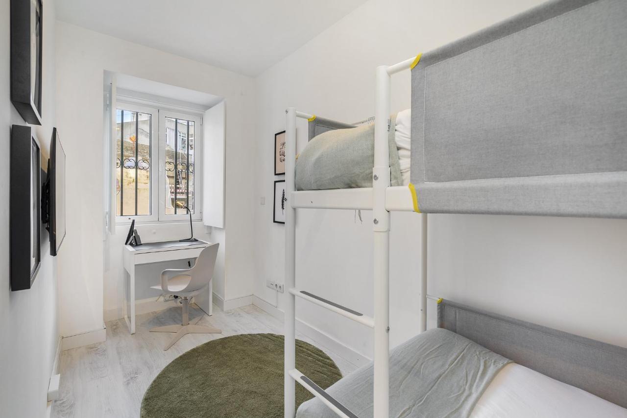 Whome Lisbon'S Best Kept Secret: 2-Bed W/Ac & Patio Bagian luar foto