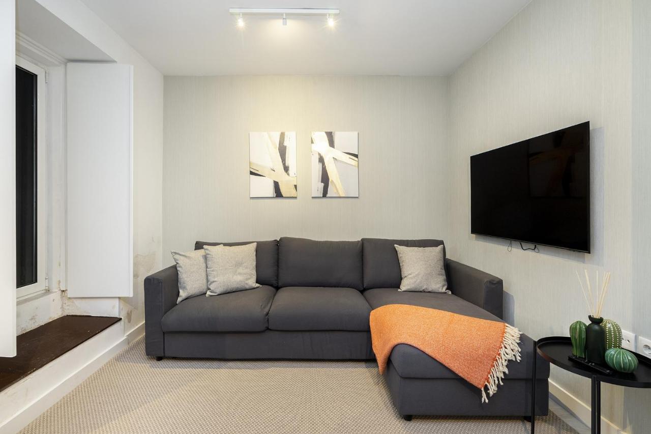 Whome Lisbon'S Best Kept Secret: 2-Bed W/Ac & Patio Bagian luar foto