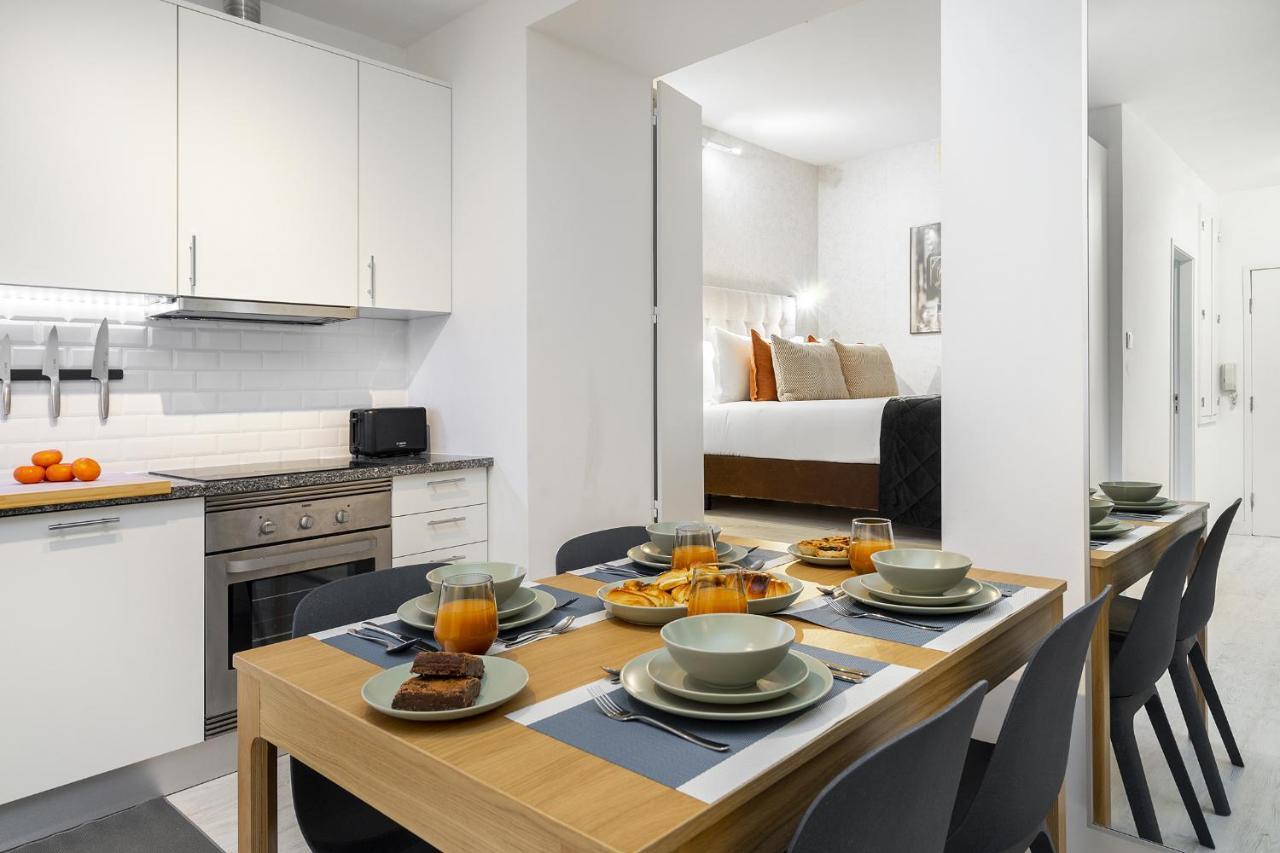 Whome Lisbon'S Best Kept Secret: 2-Bed W/Ac & Patio Bagian luar foto