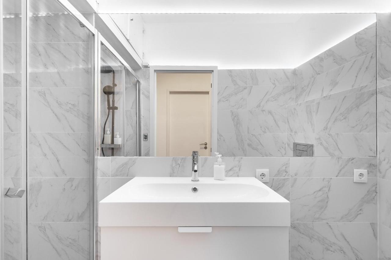 Whome Lisbon'S Best Kept Secret: 2-Bed W/Ac & Patio Bagian luar foto